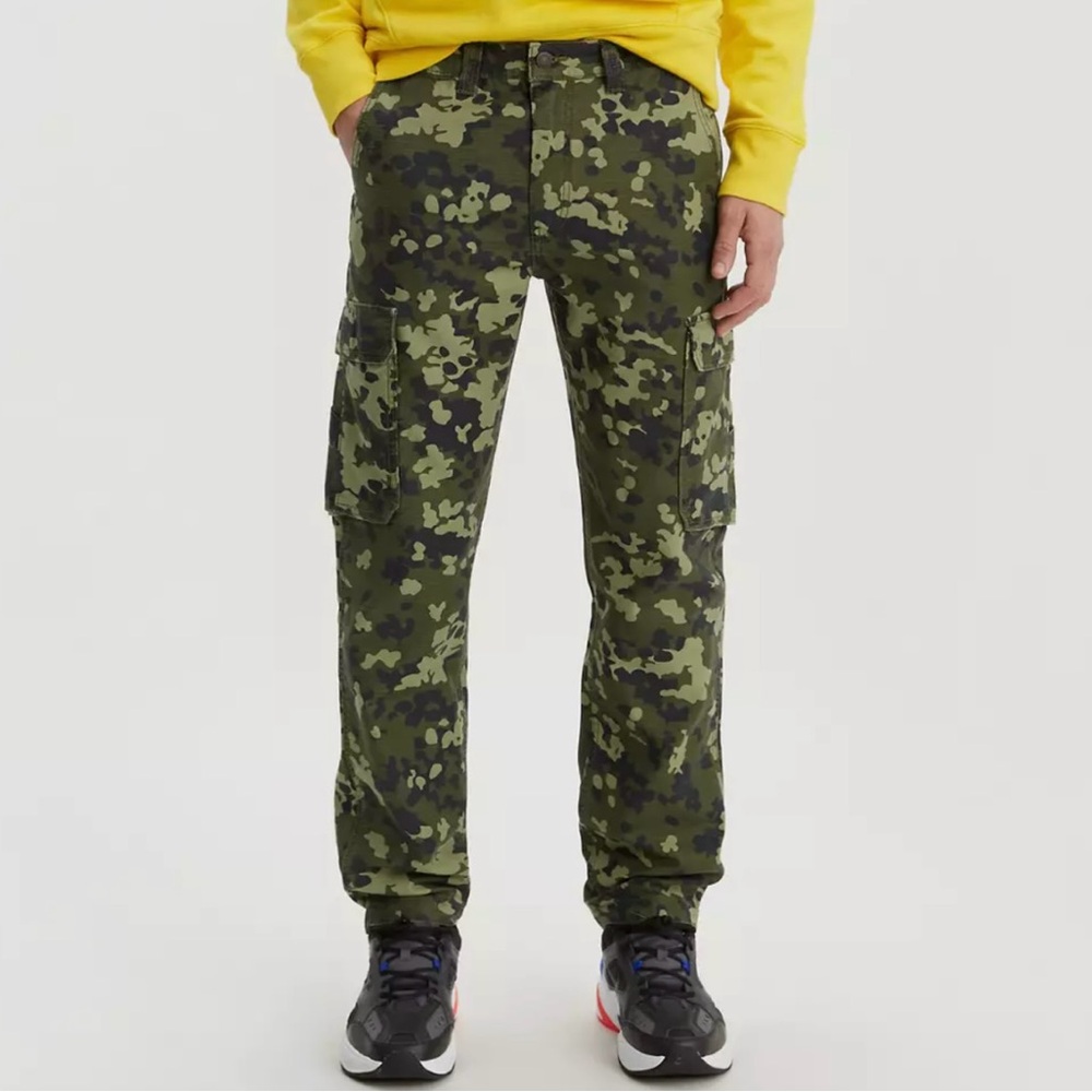 Levi’s 502 Hybrid Cargo Pants Men’s 31 Camo Taper Fit Streetwear Utility